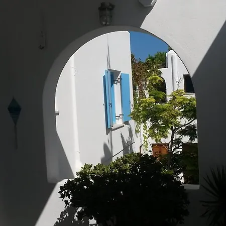 安东尼一室公寓 *