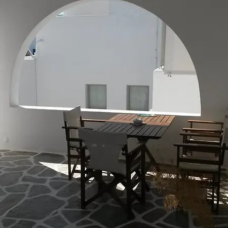 安东尼一室公寓 *